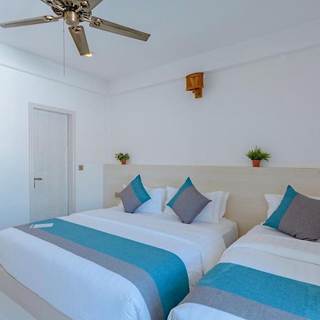 Dhiguveli Breeze Hotel ดิห์กูราห์ ภายนอก รูปภาพ