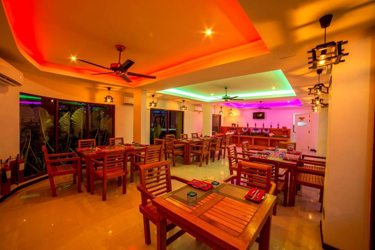 Dhiguveli Breeze Hotel ดิห์กูราห์ ภายนอก รูปภาพ
