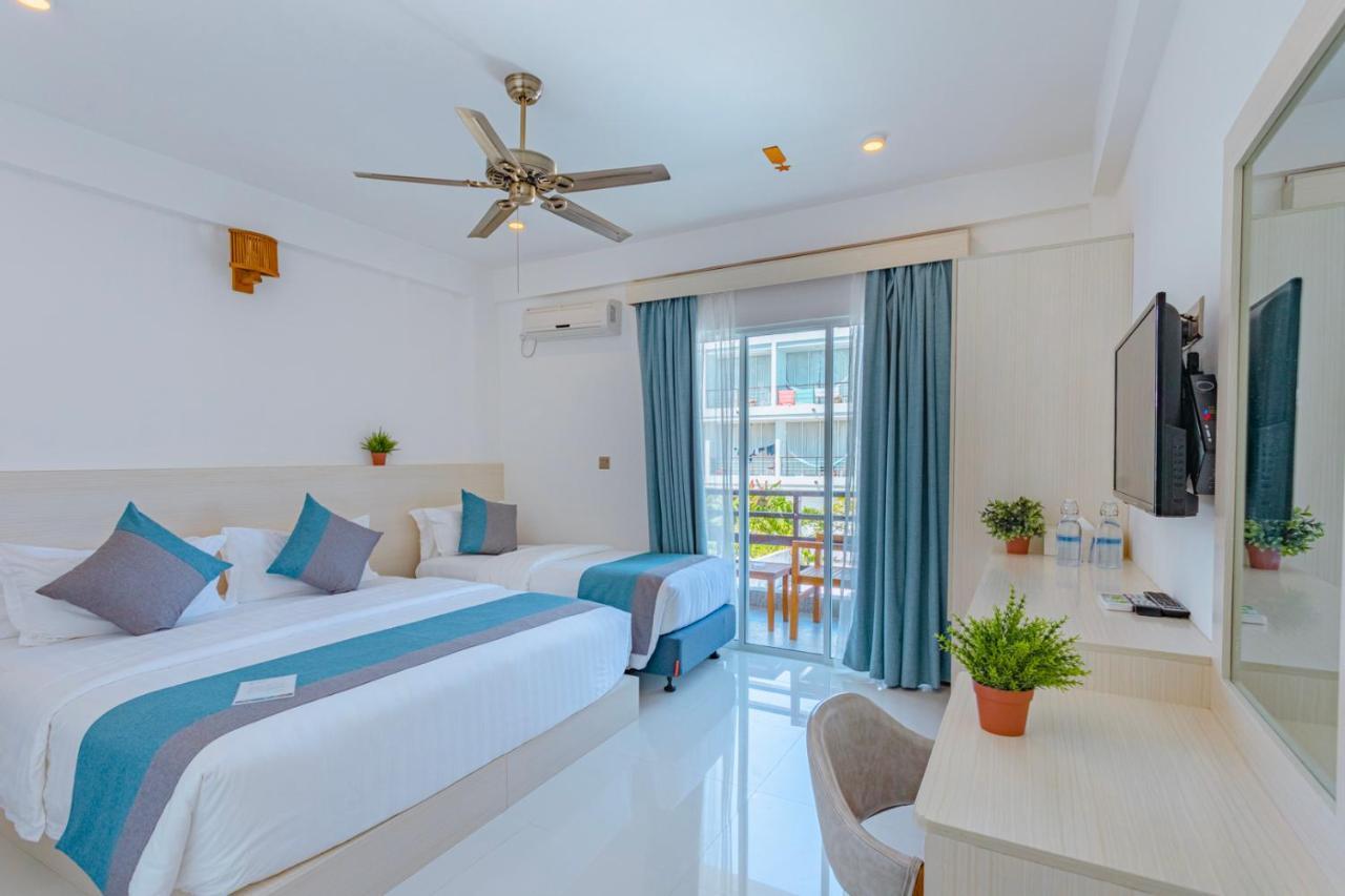 Dhiguveli Breeze Hotel ดิห์กูราห์ ภายนอก รูปภาพ